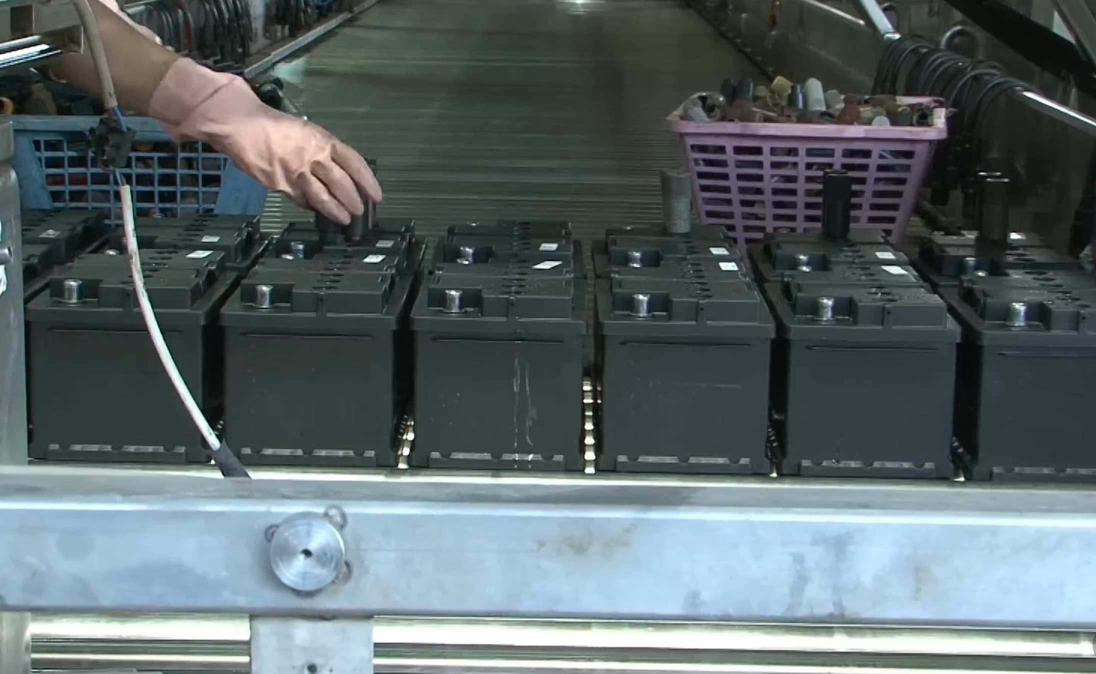 Auto Bild test olovnih i AGM akumulatora na -20 °C